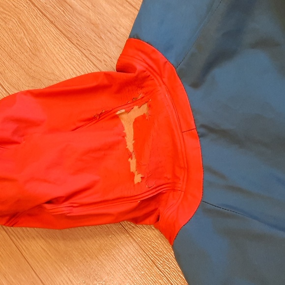 Large waterproof Helly Hansen Jacket - Picture 2 of 3